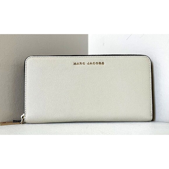 New Marc Jacobs Zip Around Continental Wallet Marshmallow - Picture 1 of 4